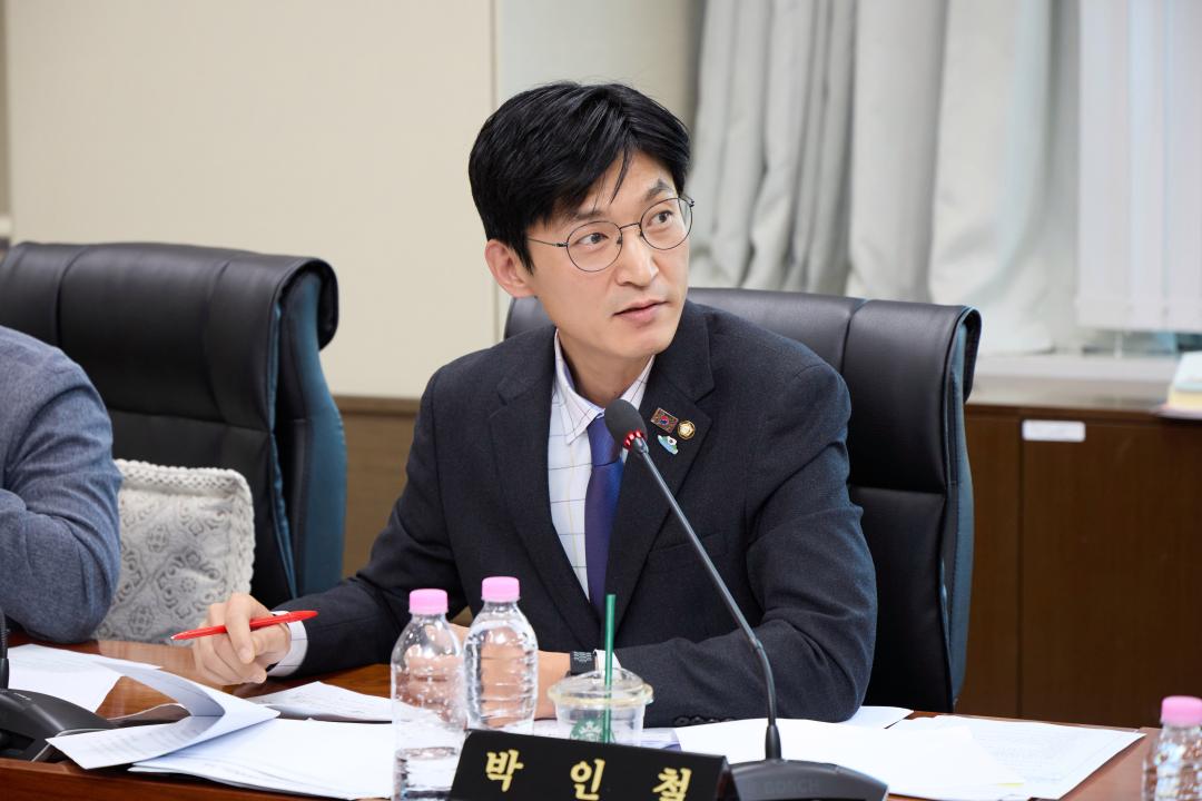 '상임위위원회별 제1차 회의 ( 제297회 임시회 )' 게시글의 사진(37) '20251218 상임위원회별 제1차 회의(제298회 임시회 )-26.jpg'