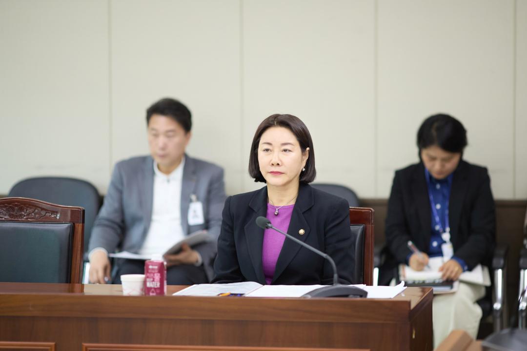'상임위위원회별 제1차 회의 ( 제302회 임시회 )' 게시글의 사진(24) '20260403 상임위원회별 제1차 회의(제302호 임시회)-39.jpg'