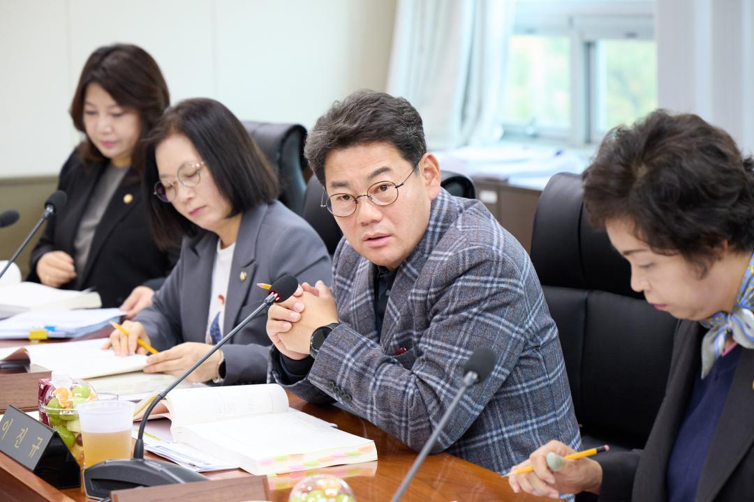 '행정사무감사 8일차 (제297회 제2차 정례회)' 게시글의 사진(112) '20251124 행정사무감사 8일차 (제297회 제2차 정례회)-100.jpg'