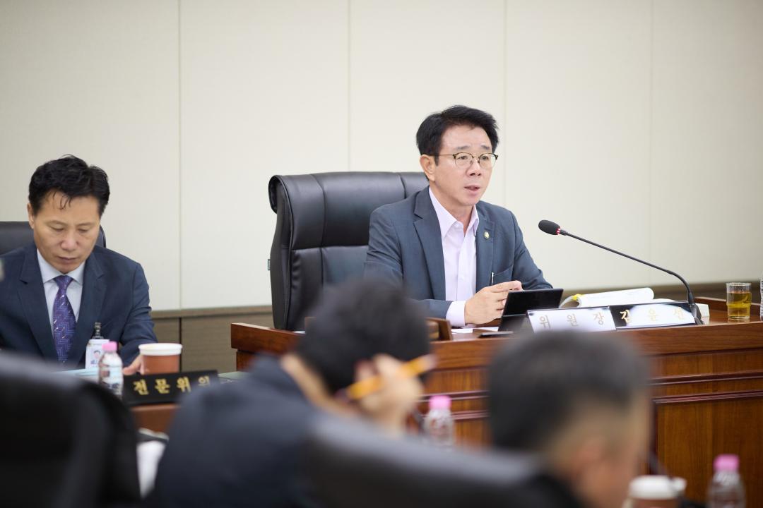 '상임위원회별 제4차 회의 (제295회 임시회)' 게시글의 사진(33) '20250915 상임위원회별 제4차 회의(제295회 임시회)-42.jpg'