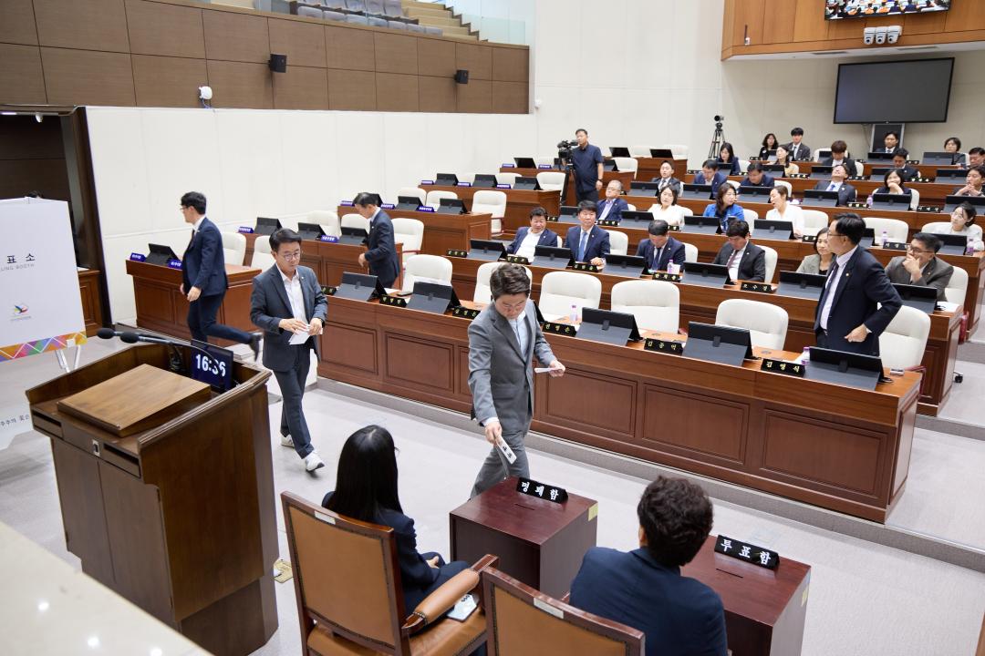 '제304회 임시회 제1차 본회의' 게시글의 사진(34) '20260701 제304회 임시회 제1차 본회의-119.jpg'