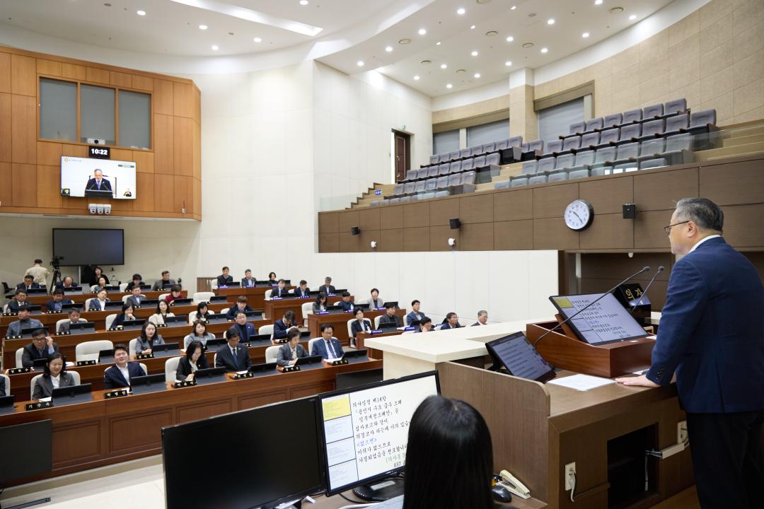 '제302회 임시회 제 2차 본회의' 게시글의 사진(13) '20260406 제302회 임시회 제2차 본회의-32.jpg'