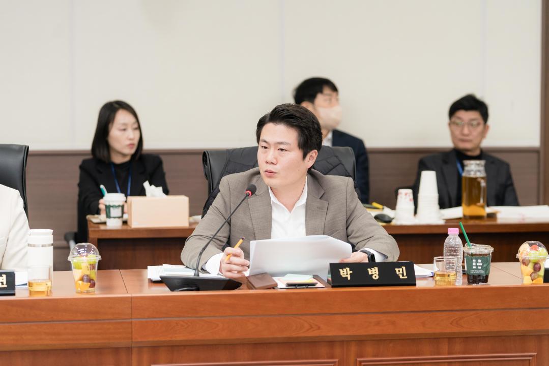 '행정사무감사 5일차 (제297회 제2차 정례회)' 게시글의 사진(18) '20251121 행정사무감사 5일차 (제297회 제2차 정례회) N_-117.JPG'