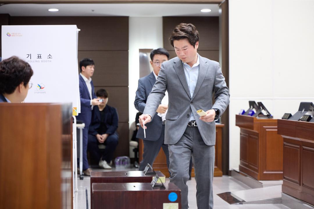 '제304회 임시회 제1차 본회의' 게시글의 사진(33) '20260701 제304회 임시회 제1차 본회의-027.jpg'