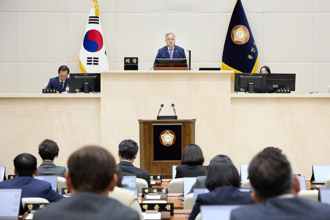 '제302회 임시회 제 2차 본회의' 게시글의 사진(11) '20260406 제302회 임시회 제2차 본회의-30.jpg'