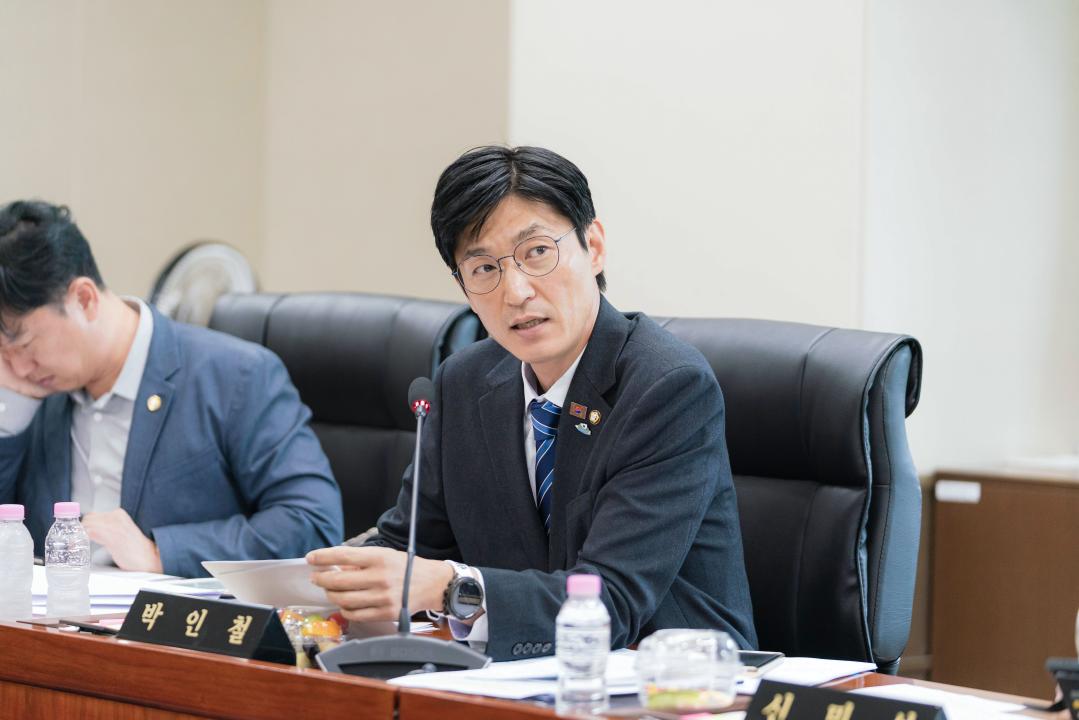 '상임위위원회별 제1차 회의(제296회 임시회)' 게시글의 사진(99) '20251023 상임위원회별 제1차 회의 (제296회 임시회) (1) N_-24.JPG'