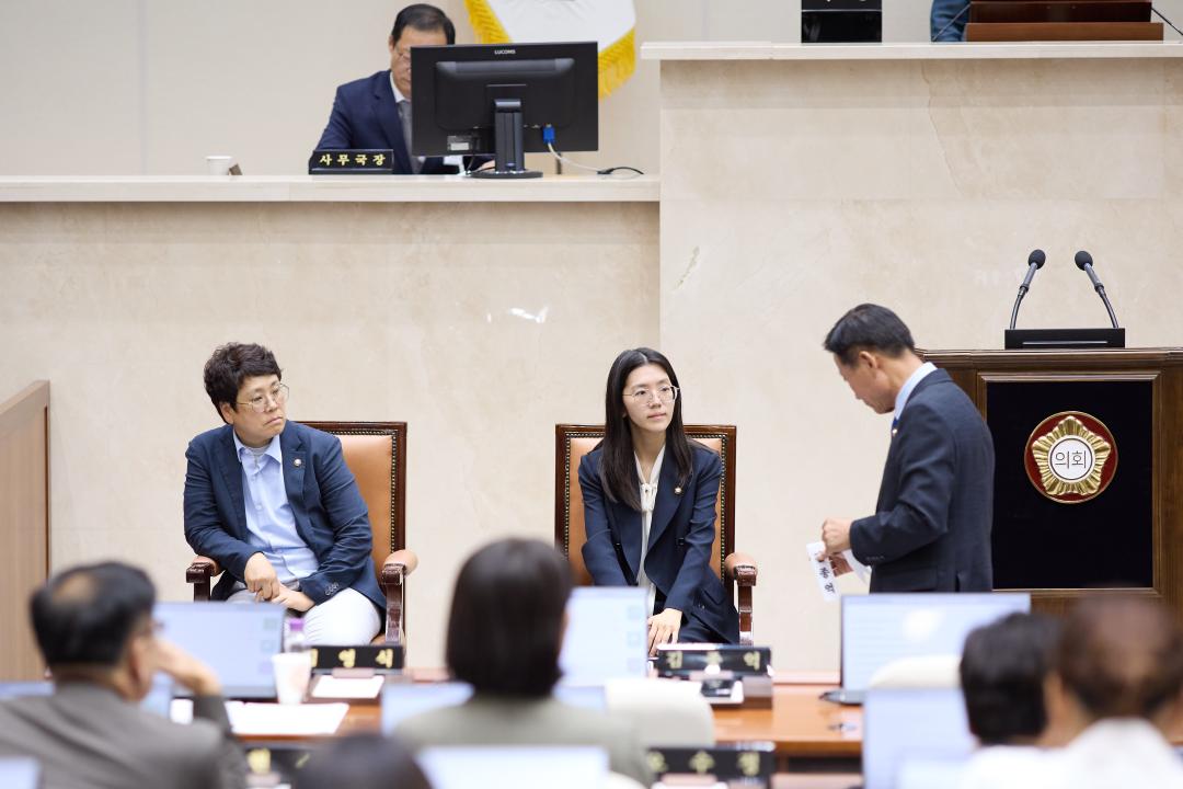 '제304회 임시회 제1차 본회의' 게시글의 사진(70) '20260701 제304회 임시회 제1차 본회의-222.jpg'