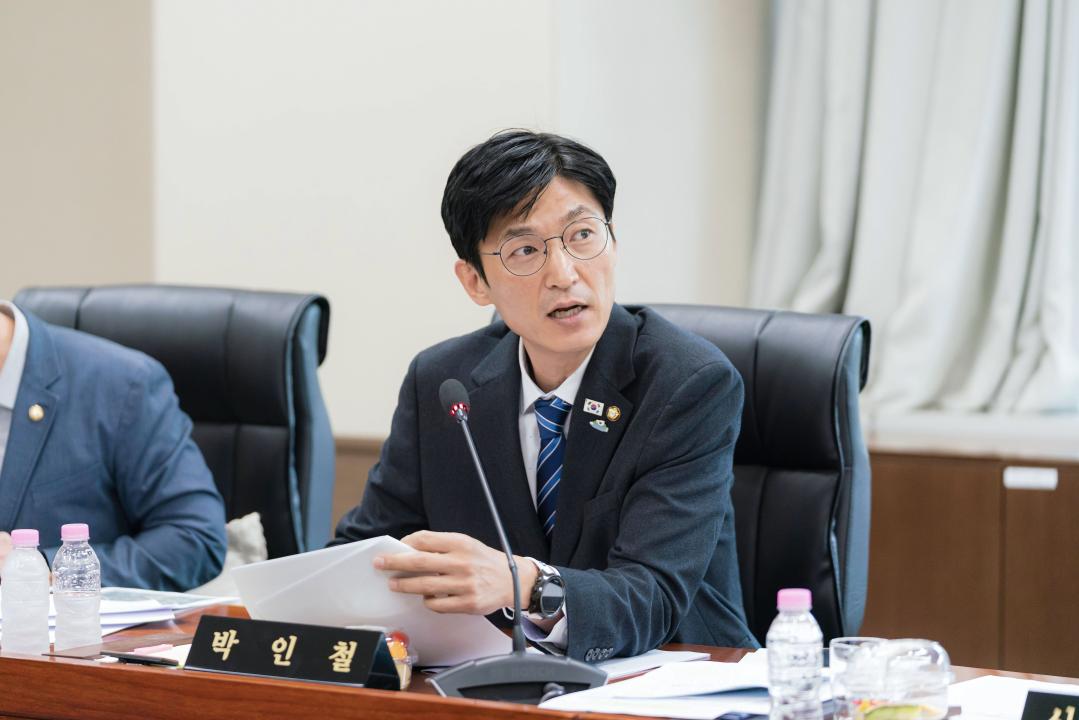 '상임위위원회별 제1차 회의(제296회 임시회)' 게시글의 사진(98) '20251023 상임위원회별 제1차 회의 (제296회 임시회) (1) N_-27.JPG'