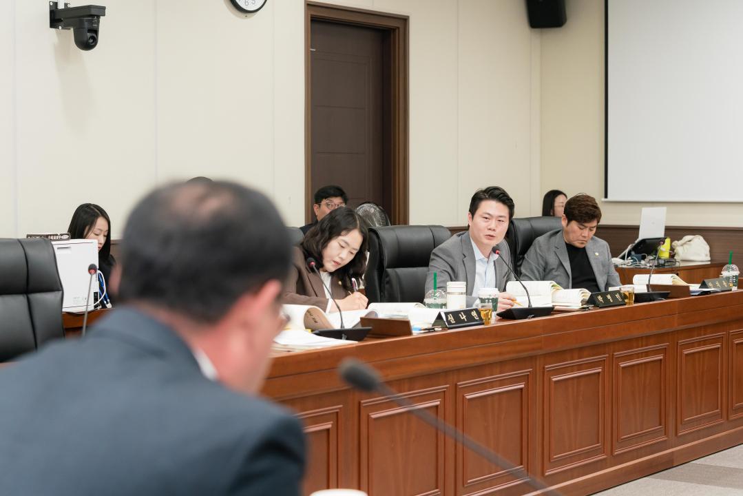 '행정사무감사 8일차 (제297회 제2차 정례회)' 게시글의 사진(44) '20251124 행정사무감사 8일차 (제297회 제2차 정례회) N-66.JPG'