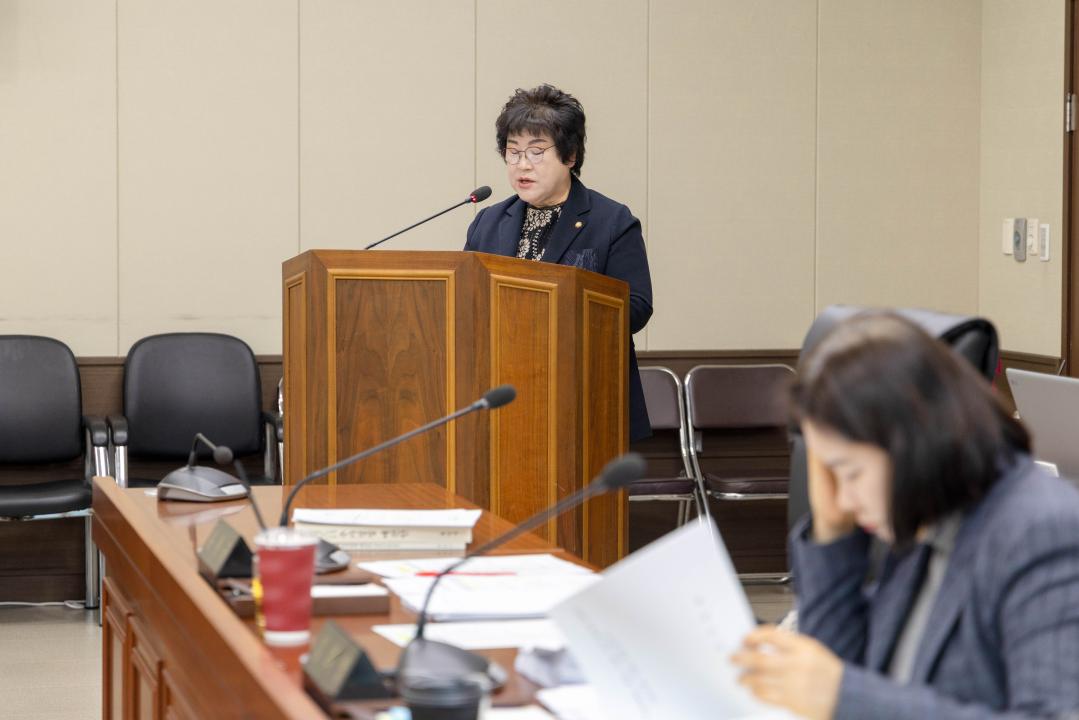'상임위위원회별 제1차 회의 ( 제297회 임시회 )' 게시글의 사진(17) '20251218 제298회 임시회 상임위원회 회의 (19).jpg'
