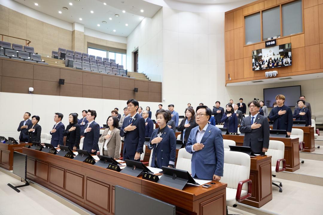 '제296회 임시회 제1차 본회의' 게시글의 사진(20) '20251020 제296회 임시회 제1차 본회의-23.jpg'