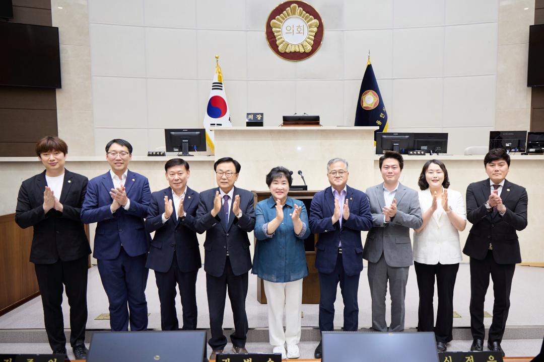'제304회 임시회 제1차 본회의' 게시글의 사진(26) '20260701 제304회 임시회 제1차 본회의-229.jpg'