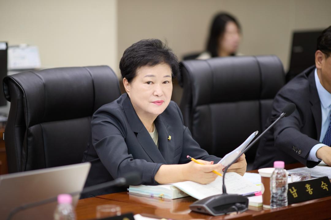'상임위원회별 제4차 회의 (제295회 임시회)' 게시글의 사진(36) '20250915 상임위원회별 제4차 회의(제295회 임시회)-49.jpg'