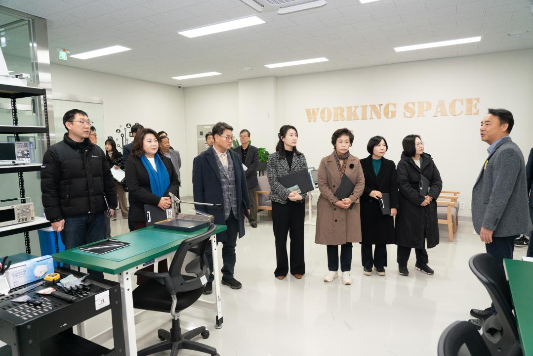 '행정사무감사 현지확인 (경제환경위원회)' 게시글의 사진(3) '행정사무감사 현지확인 (경제환경위원회) (2).jpg'