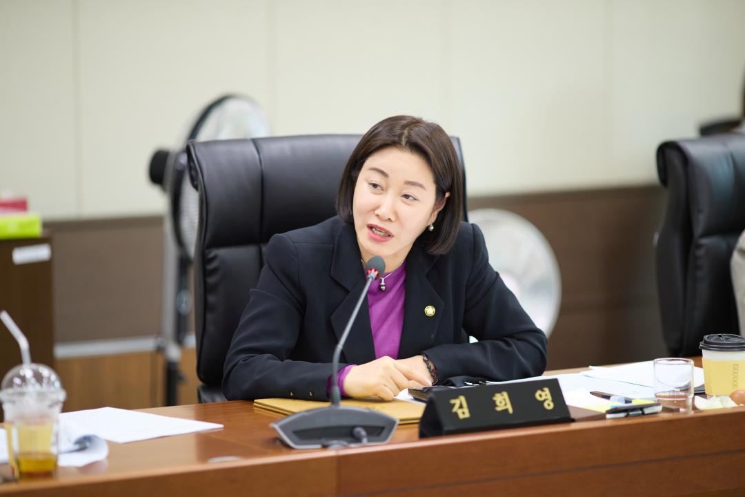 '상임위위원회별 제1차 회의 ( 제302회 임시회 )' 게시글의 사진(19) '20260403 상임위원회별 제1차 회의(제302호 임시회)-30.jpg'
