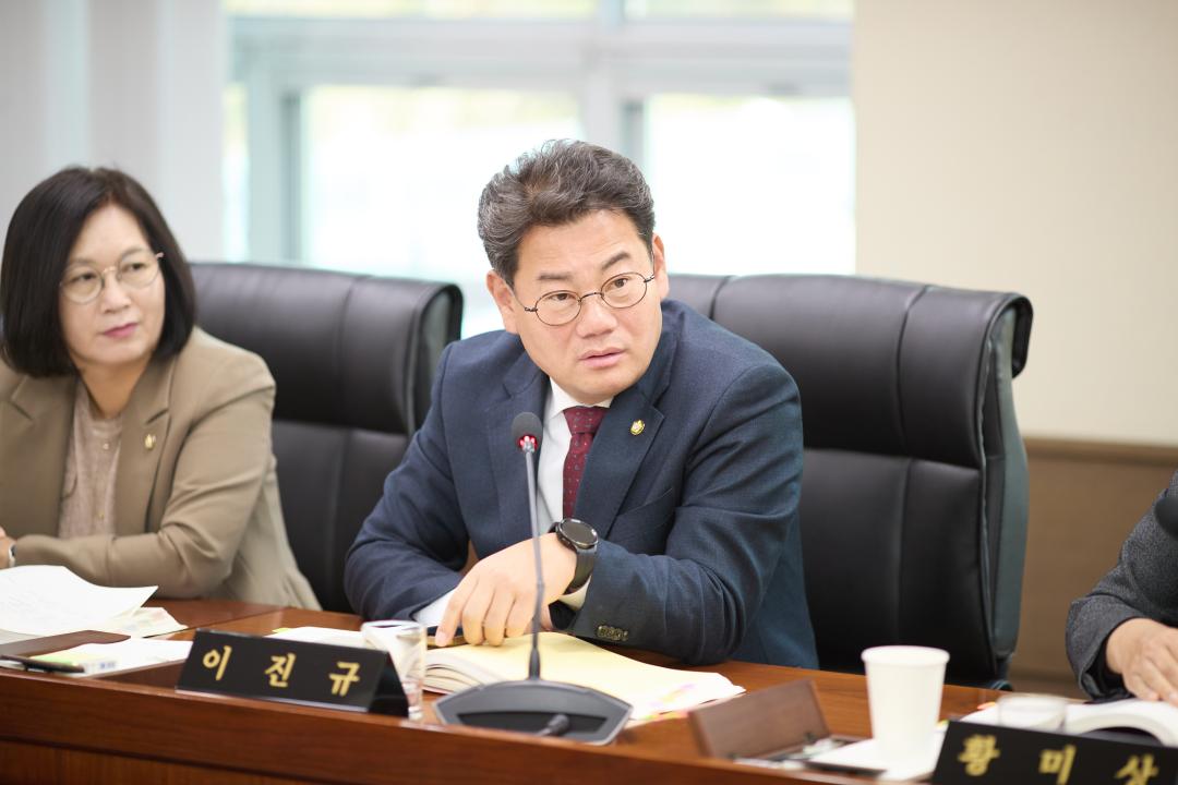 '행정사무감사 5일차 (제297회 제2차 정례회)' 게시글의 사진(94) '20251121 행정사무감사 5일차-105.jpg'