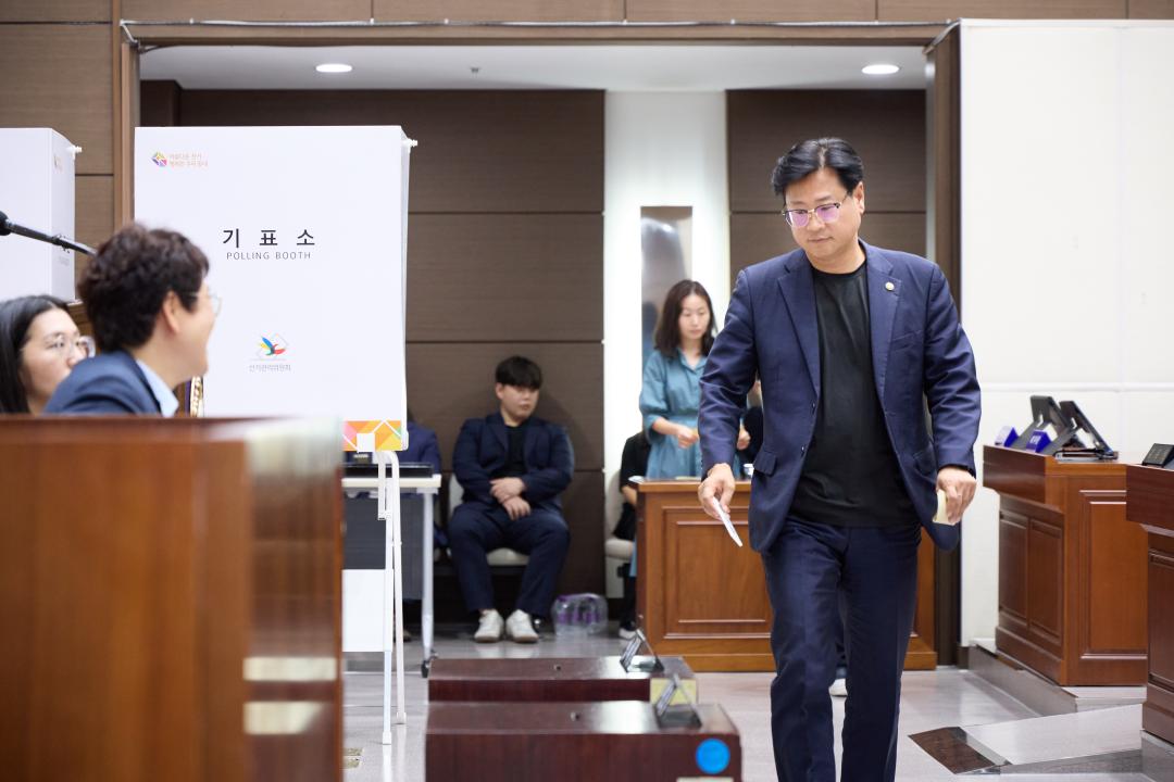 '제304회 임시회 제1차 본회의' 게시글의 사진(53) '20260701 제304회 임시회 제1차 본회의-067.jpg'