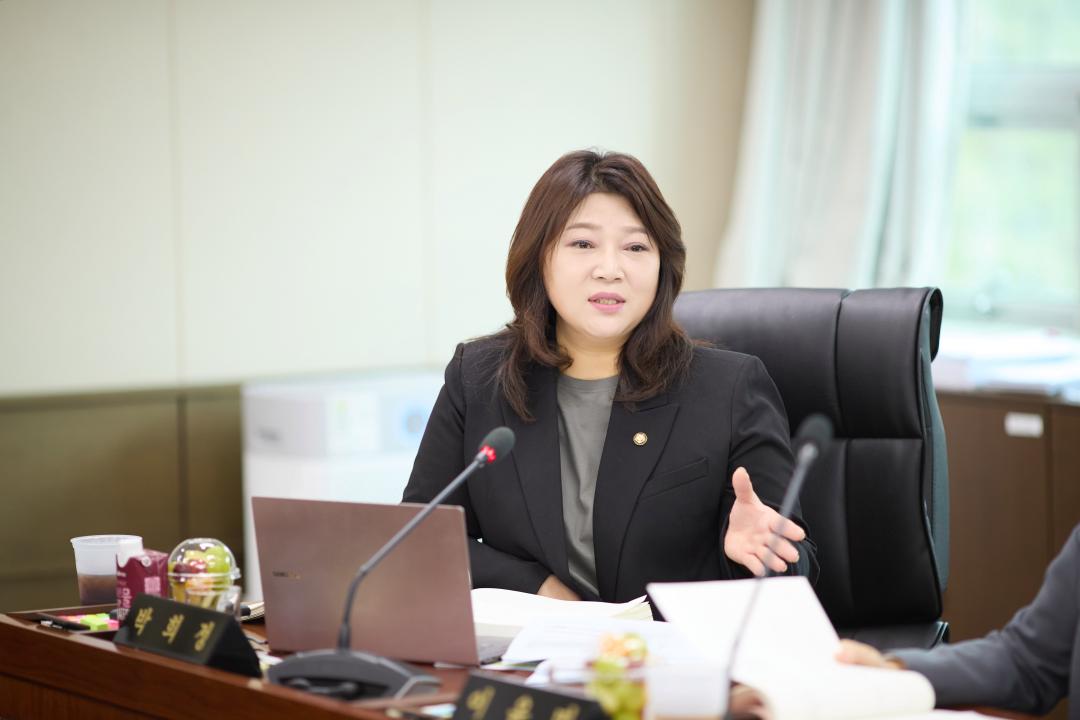 '행정사무감사 8일차 (제297회 제2차 정례회)' 게시글의 사진(106) '20251124 행정사무감사 8일차 (제297회 제2차 정례회)-091.jpg'