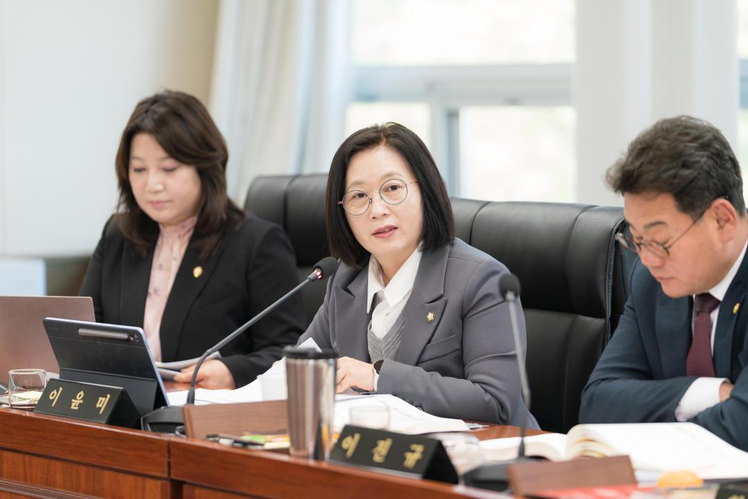 '행정사무감사 1일차 (제297회 제2차 정례회)' 게시글의 사진(80) '20251117 행정사무감사 1일차 (제297회 제2차 정례회) N (101).JPG'