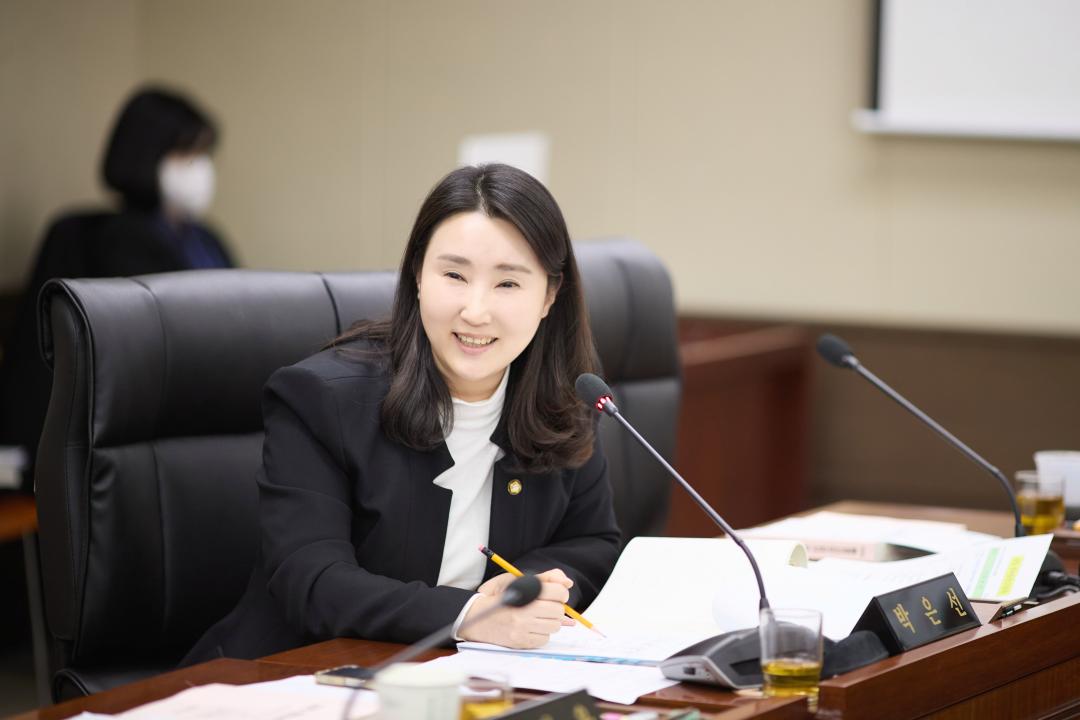 '행정사무감사 5일차 (제297회 제2차 정례회)' 게시글의 사진(77) '20251121 행정사무감사 5일차-054.jpg'