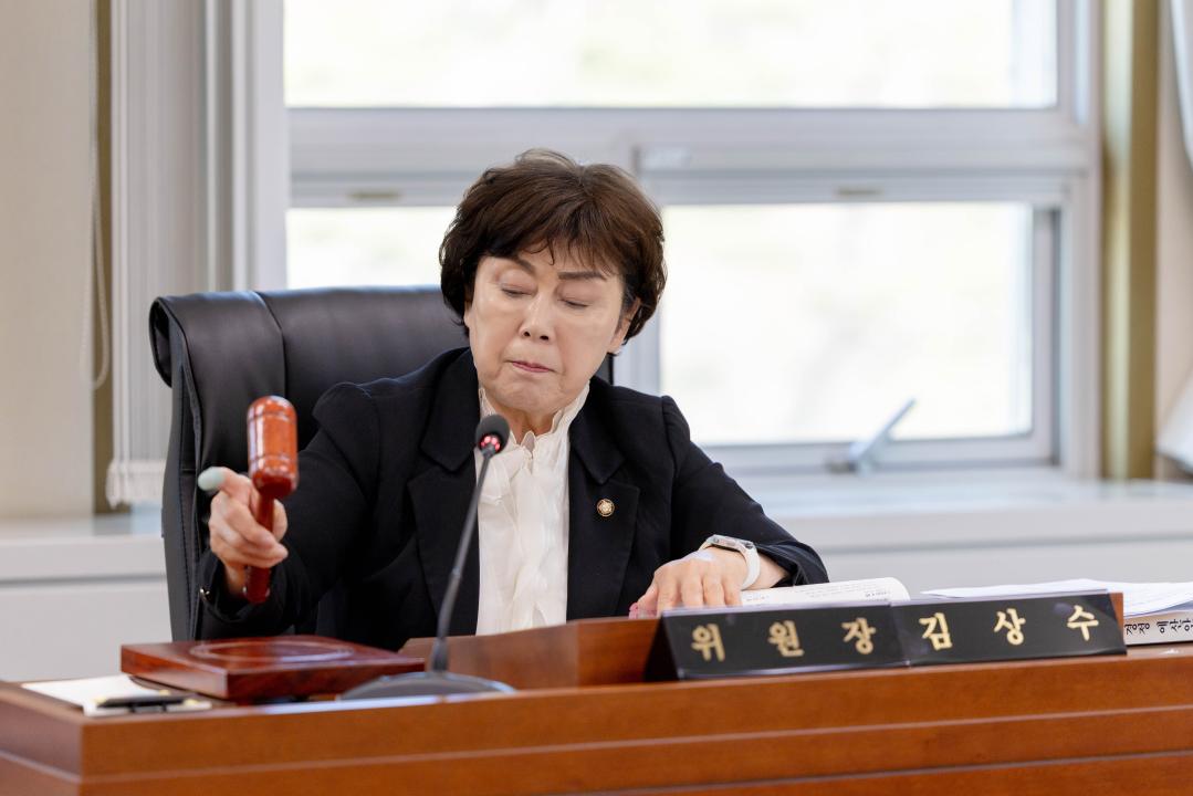 '상임위위원회별 제2차 회의( 제302회 임시회 )' 게시글의 사진(65) '20260408 제302회 임시회 상임위원회 회의 (29).jpg'