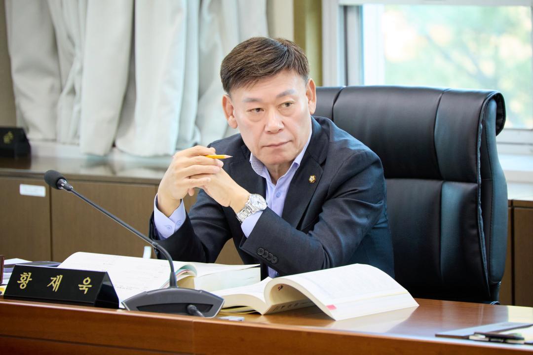 '상임위원회별 제2차 회의(제297회 제2차 정례회)' 게시글의 사진(40) '20251202 상임위위원회별 제2차 회의(제297회 제2차 정례회)-086.jpg'