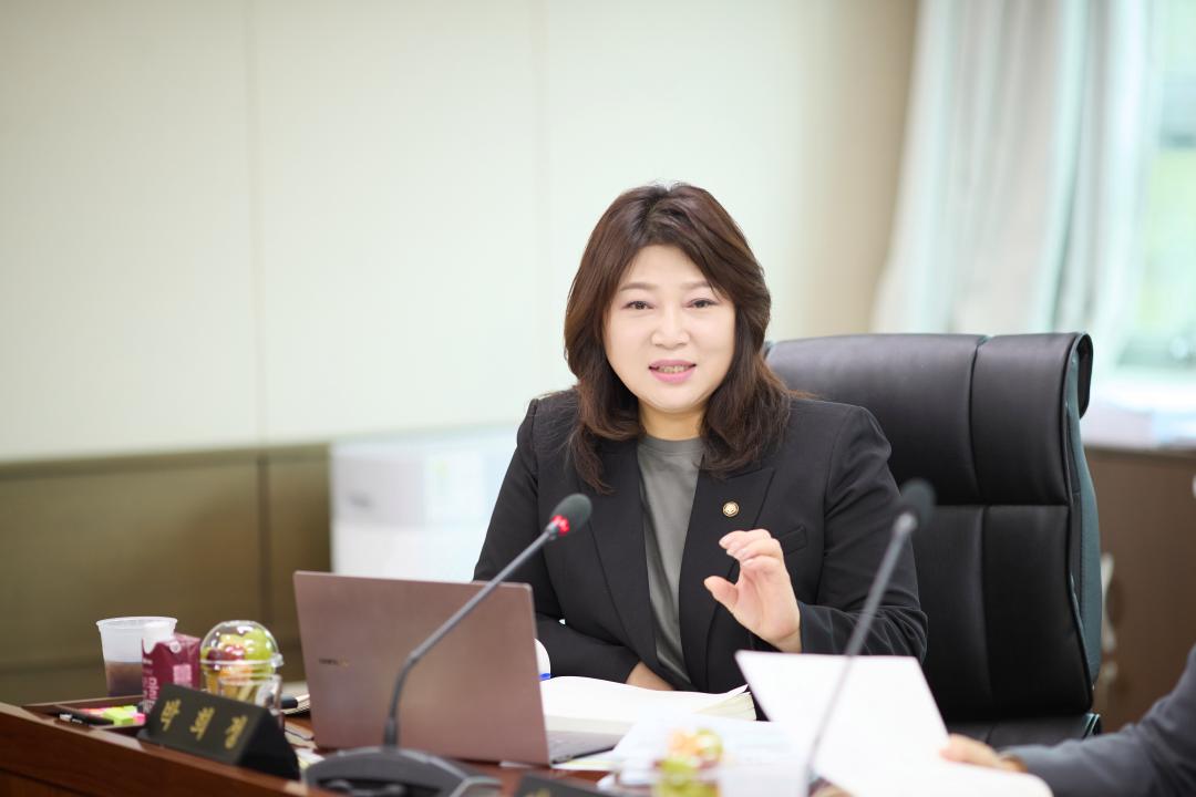 '행정사무감사 8일차 (제297회 제2차 정례회)' 게시글의 사진(105) '20251124 행정사무감사 8일차 (제297회 제2차 정례회)-089.jpg'