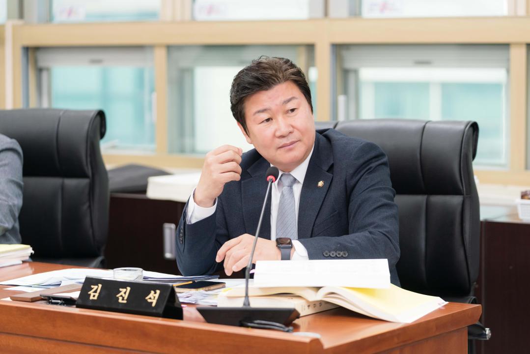 '제2차 예산결산특별위원회(제297회 제2차 정례회)' 게시글의 사진(29) '20251210 제2차 예산결산특별위원회(제297회 제2차 정례회) N-42.JPG'