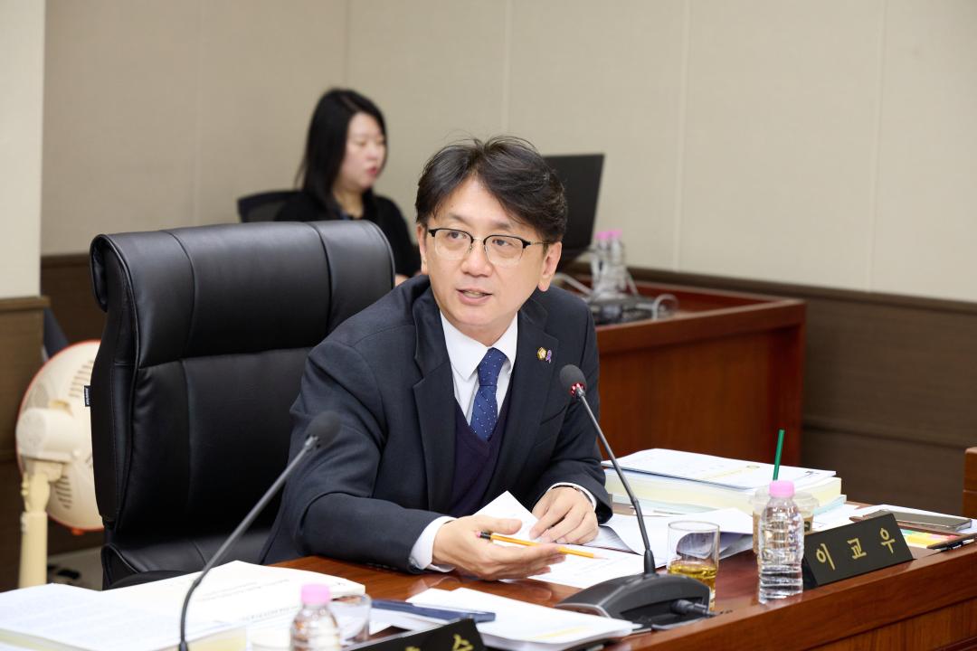 '상임위위원회별 제1차 회의 ( 제297회 임시회 )' 게시글의 사진(32) '20251218 상임위원회별 제1차 회의(제298회 임시회 )-19.jpg'