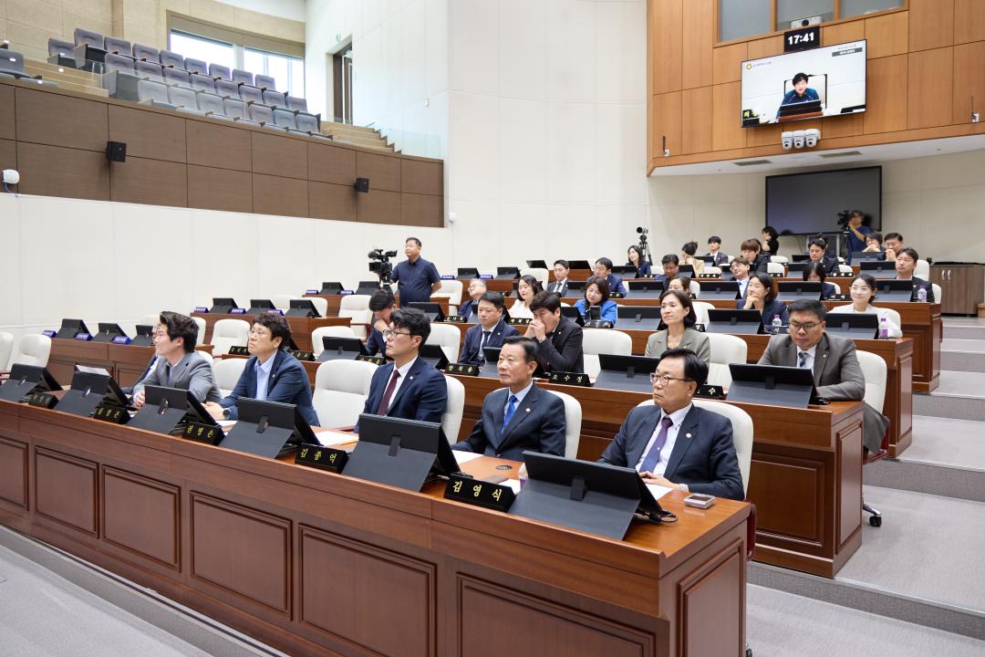 '제304회 임시회 제1차 본회의' 게시글의 사진(31) '20260701 제304회 임시회 제1차 본회의-216.jpg'