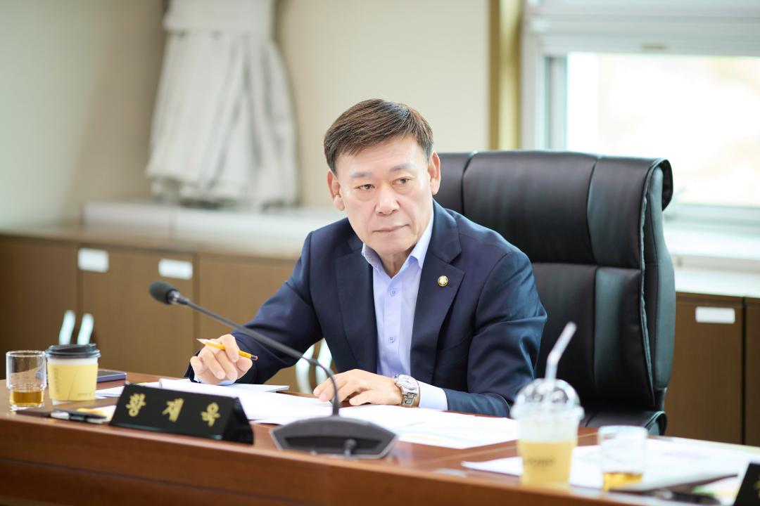 '상임위위원회별 제1차 회의 ( 제302회 임시회 )' 게시글의 사진(28) '20260403 상임위원회별 제1차 회의(제302호 임시회)-49.jpg'