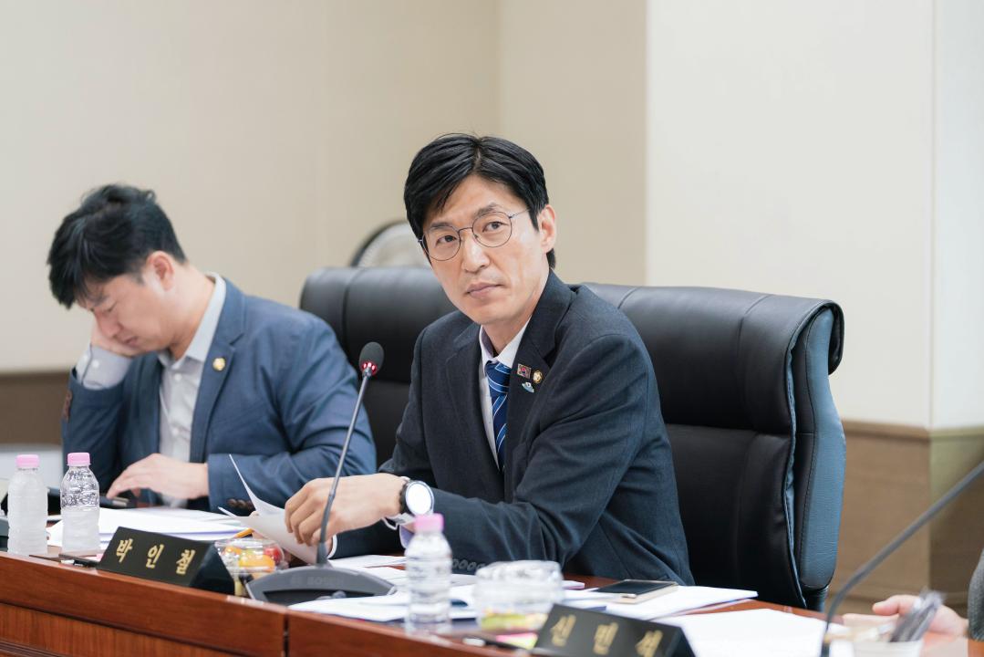 '상임위위원회별 제1차 회의(제296회 임시회)' 게시글의 사진(97) '20251023 상임위원회별 제1차 회의 (제296회 임시회) (1) N_-26.JPG'