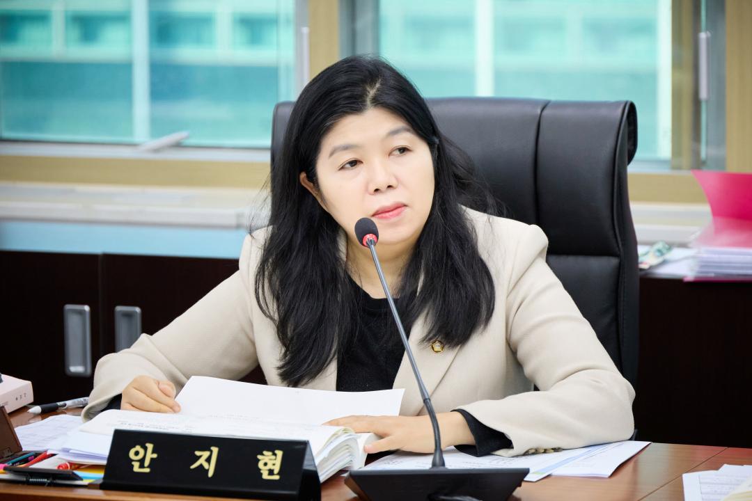 '상임위원회별 제2차 회의(제297회 제2차 정례회)' 게시글의 사진(23) '20251202 상임위위원회별 제2차 회의(제297회 제2차 정례회)-047.jpg'