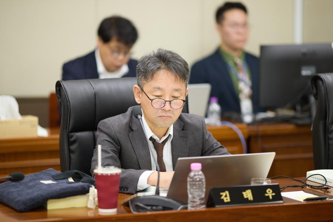 '상임위위원회별 제2차 회의( 제302회 임시회 )' 게시글의 사진(35) '20260408 상임위위원회별 제2차 회의 ( 제302회 임시회 )-081.jpg'
