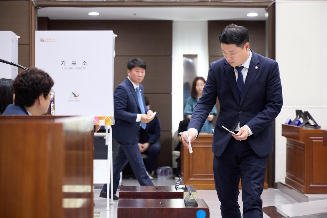 '제304회 임시회 제1차 본회의' 게시글의 사진(39) '20260701 제304회 임시회 제1차 본회의-038.jpg'