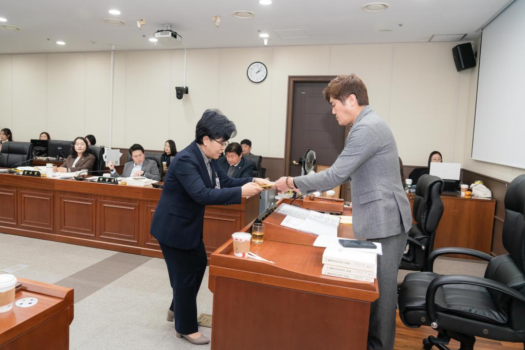 '행정사무감사 8일차 (제297회 제2차 정례회)' 게시글의 사진(40) '20251124 행정사무감사 8일차 (제297회 제2차 정례회) N-110.JPG'