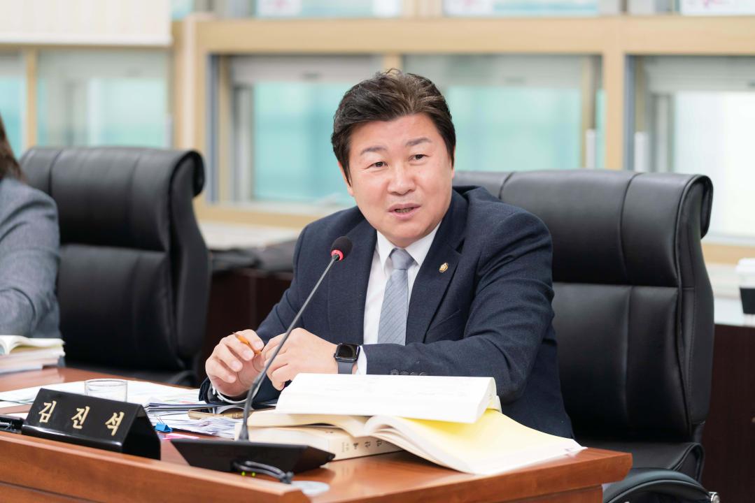 '제2차 예산결산특별위원회(제297회 제2차 정례회)' 게시글의 사진(31) '20251210 제2차 예산결산특별위원회(제297회 제2차 정례회) N-39.JPG'