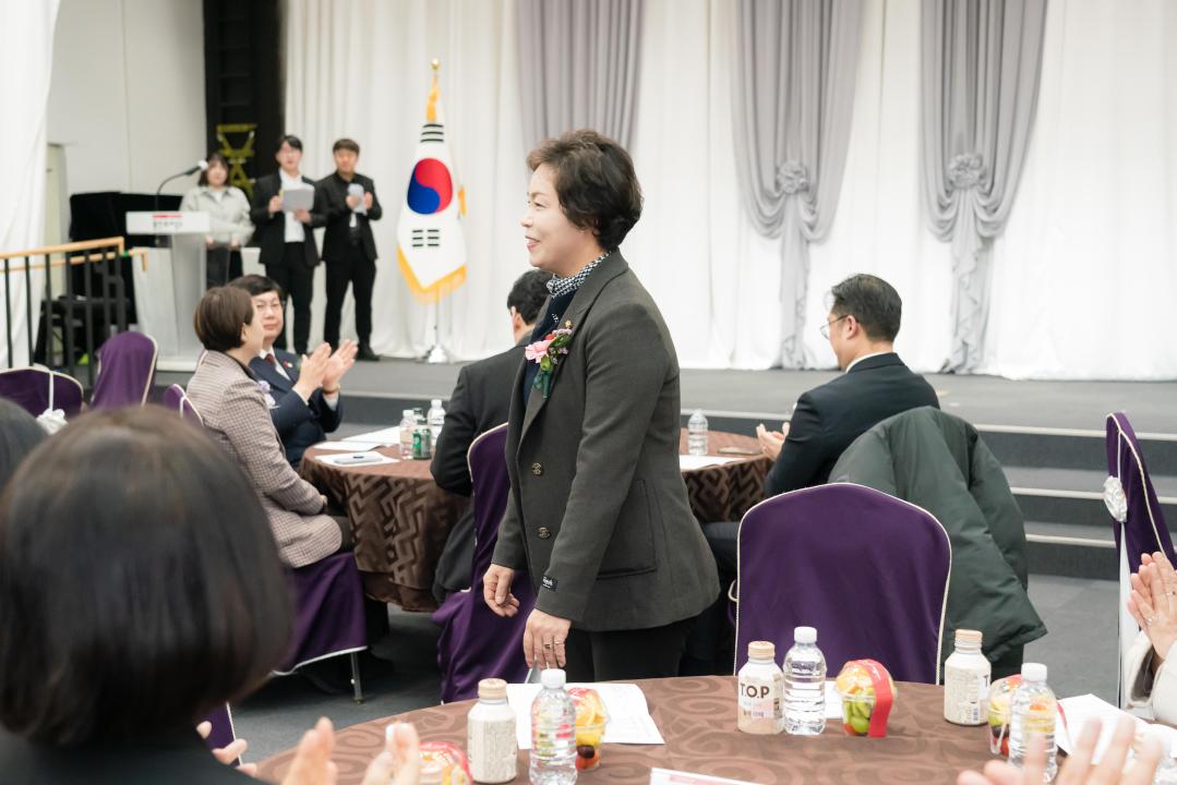 '제18ㆍ19대 용인시 주민자치연합회장 이취임식' 게시글의 사진(13) '20260123 제18ㆍ19대 용인시 주민자치연합회장 이취임식 N-22.JPG'