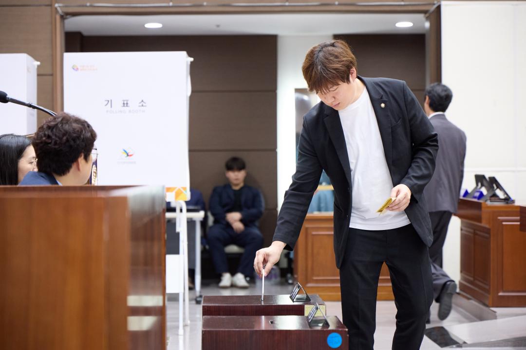 '제304회 임시회 제1차 본회의' 게시글의 사진(59) '20260701 제304회 임시회 제1차 본회의-081.jpg'