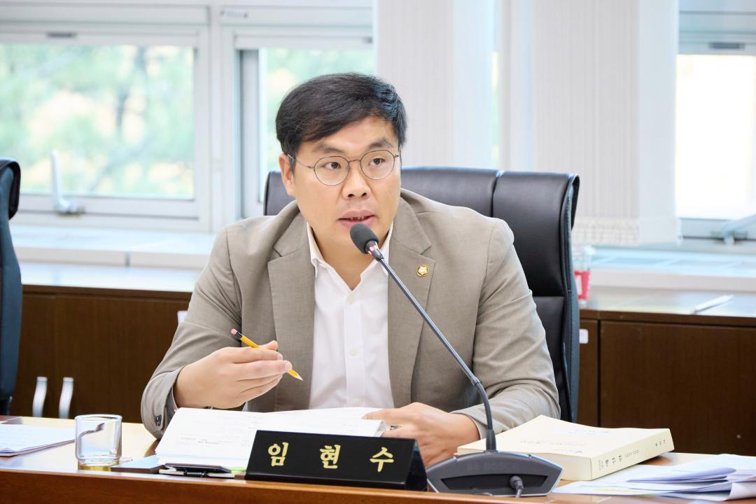 '상임위원회별 제2차 회의(제297회 제2차 정례회)' 게시글의 사진(43) '20251202 상임위위원회별 제2차 회의(제297회 제2차 정례회)-093.jpg'