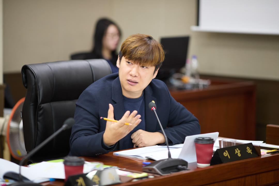 '행정사무감사 8일차 (제297회 제2차 정례회)' 게시글의 사진(12) '20251124 행정사무감사 8일차 (제297회 제2차 정례회)-019.jpg'