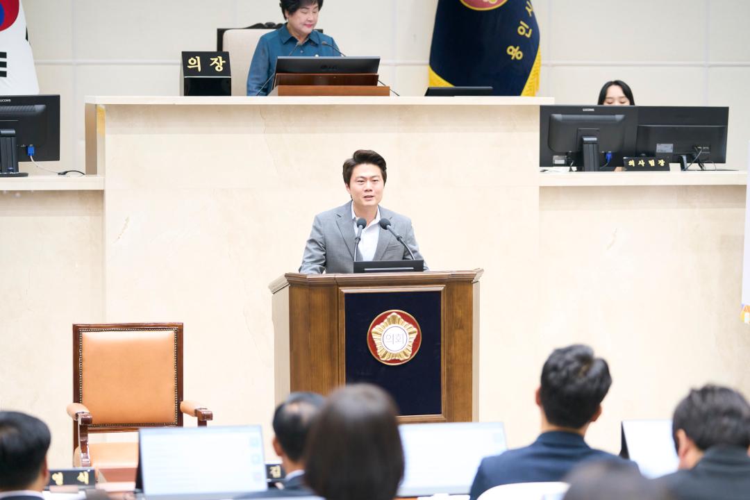 '제304회 임시회 제1차 본회의' 게시글의 사진(24) '20260701 제304회 임시회 제1차 본회의-212.jpg'