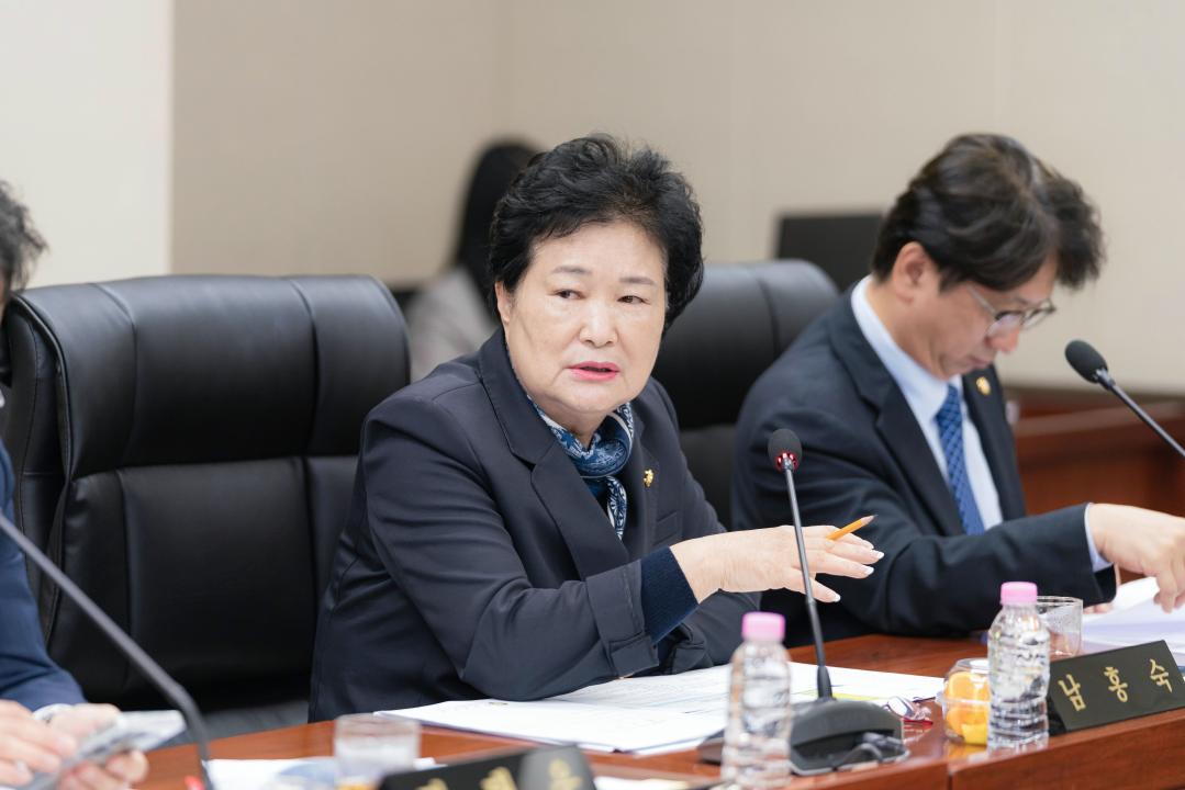 '상임위위원회별 제1차 회의(제296회 임시회)' 게시글의 사진(96) '20251023 상임위원회별 제1차 회의 (제296회 임시회) (1) N_-23.JPG'