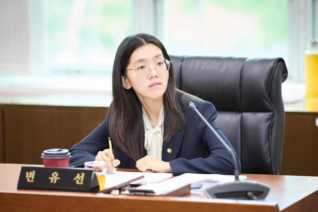 '상임위위원회별 제1차 회의(제305회 임시회 )' 게시글의 사진(35) '20260723 상임위위원회별 제1차 회의(제305회 임시회 )-58.jpg'