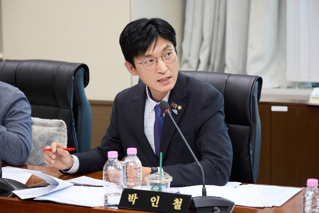 '상임위위원회별 제1차 회의 ( 제297회 임시회 )' 게시글의 사진(36) '20251218 상임위원회별 제1차 회의(제298회 임시회 )-25.jpg'