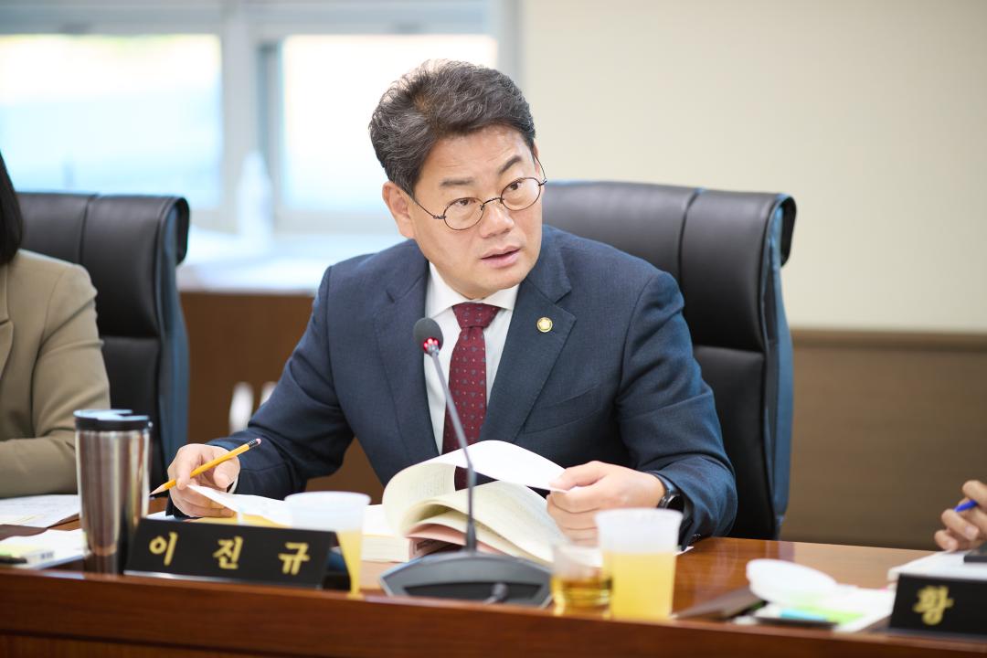 '행정사무감사 5일차 (제297회 제2차 정례회)' 게시글의 사진(93) '20251121 행정사무감사 5일차-104.jpg'