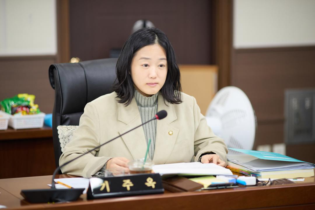 '제3차 예산결산특별위원회(제297회 제2차 정례회)' 게시글의 사진(7) '20251211 제3차 예산결산특별위원회(제297회 제2차 정례회)-26.jpg'