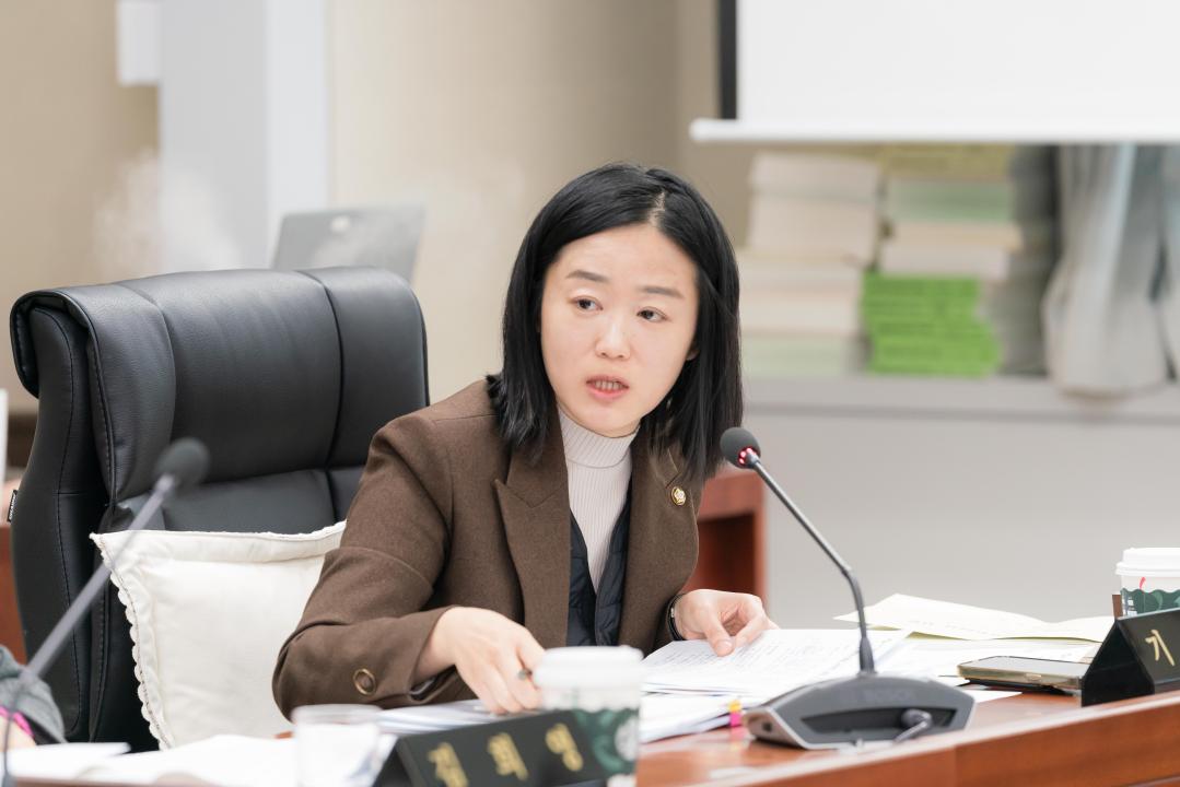 '행정사무감사 8일차 (제297회 제2차 정례회)' 게시글의 사진(70) '20251124 행정사무감사 8일차 (제297회 제2차 정례회) N-17.JPG'