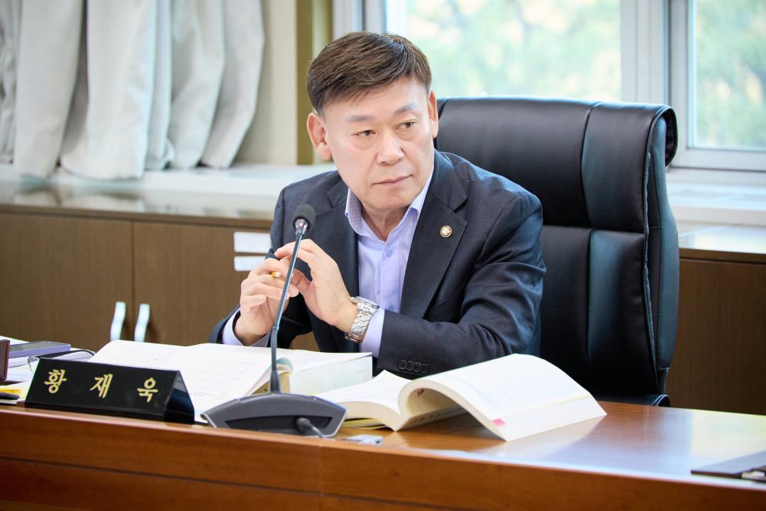 '상임위원회별 제2차 회의(제297회 제2차 정례회)' 게시글의 사진(41) '20251202 상임위위원회별 제2차 회의(제297회 제2차 정례회)-089.jpg'