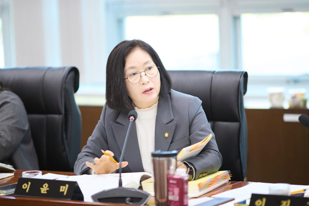 '상임위위원회별 제2차 회의( 제302회 임시회 )' 게시글의 사진(20) '20260408 상임위위원회별 제2차 회의 ( 제302회 임시회 )-052.jpg'
